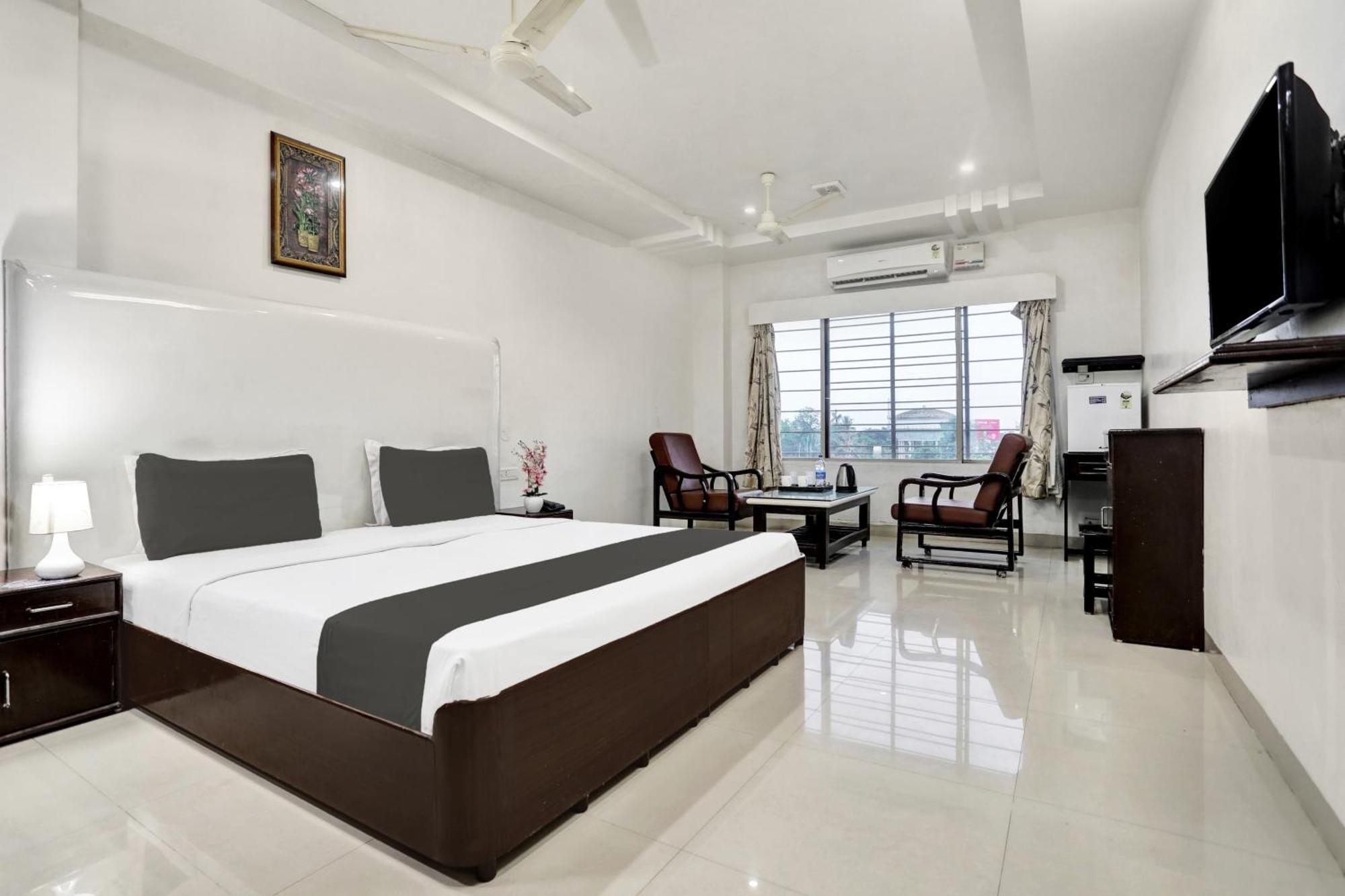 Hotel Townhouse Eluru Extérieur photo