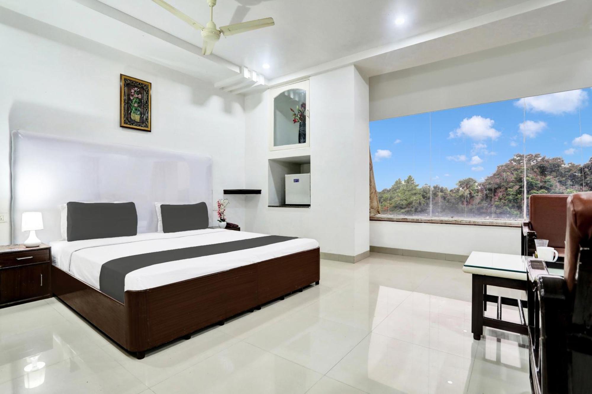 Hotel Townhouse Eluru Extérieur photo